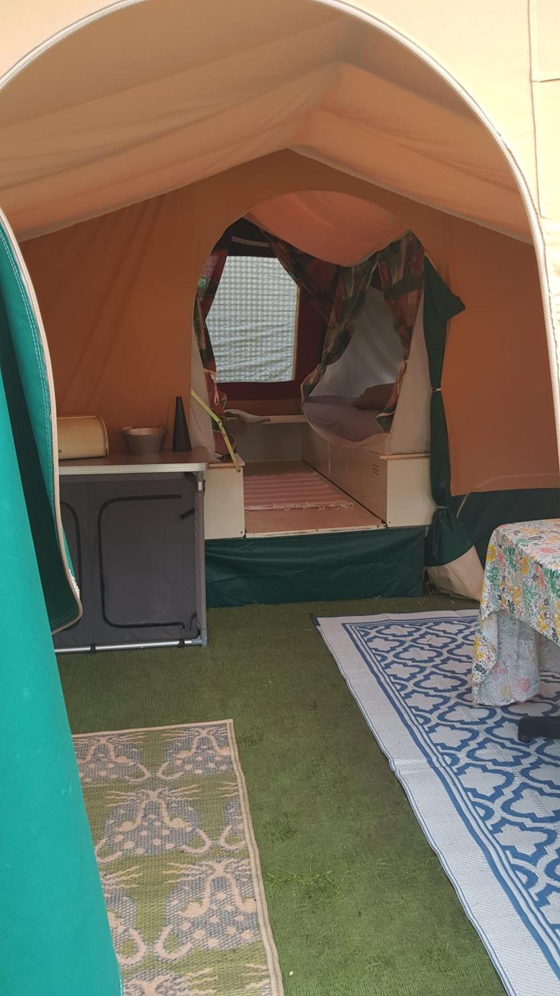 Basic Ingerichte Vouwwagen Op Camping Westenenk, Wijster מראה חיצוני תמונה